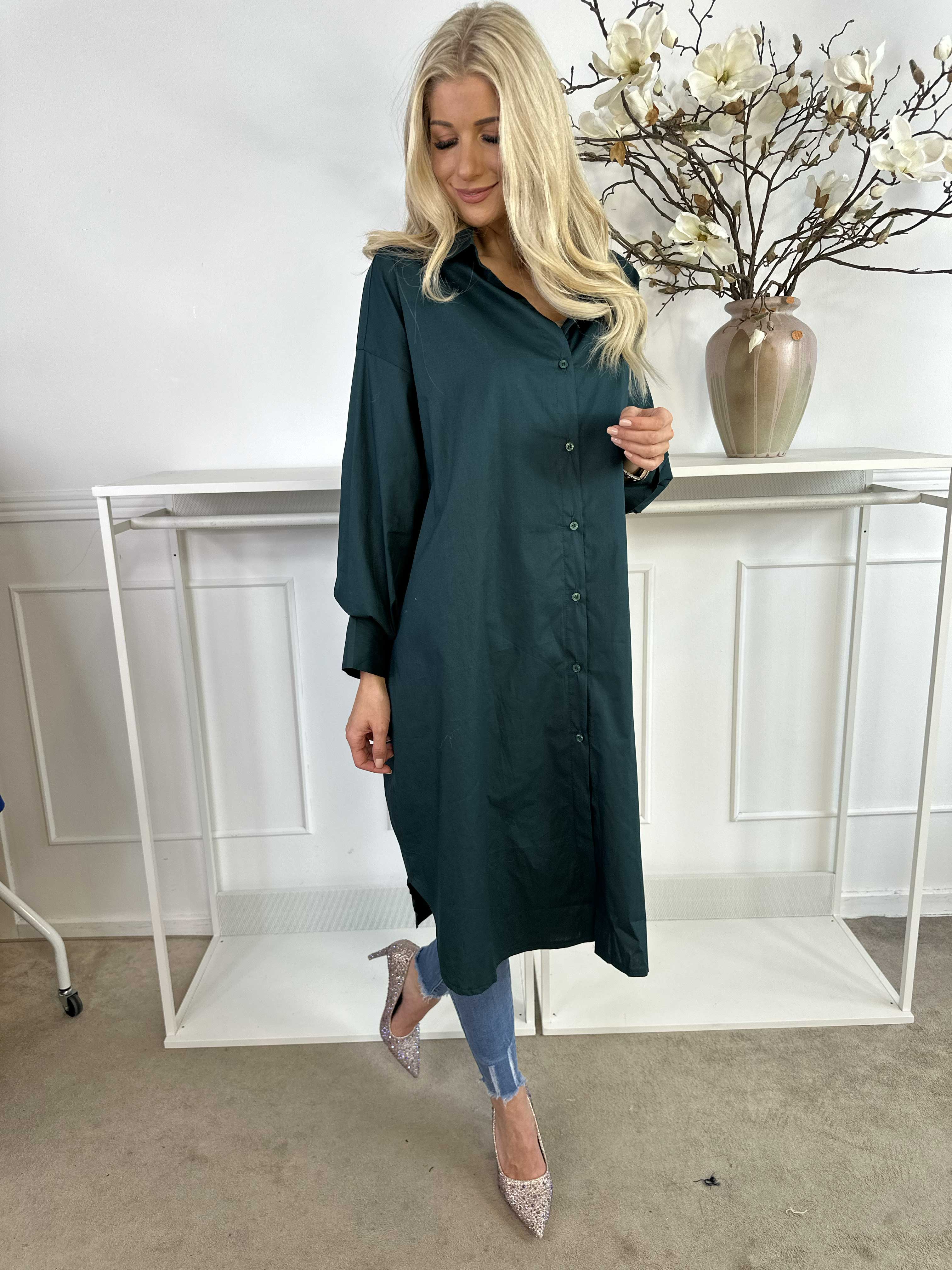 Ceylan - Lång enfärgad skjortklänning i bomull